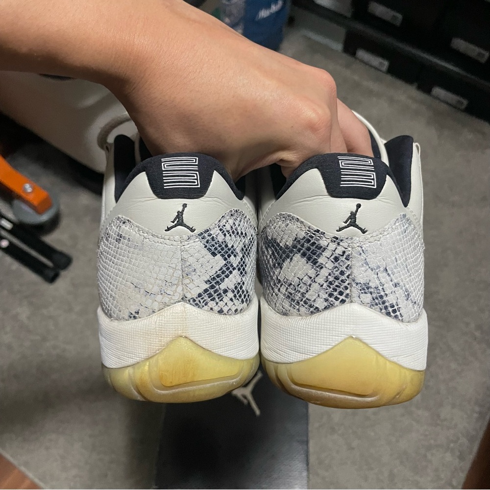 Jordan 11 Retro Low Light Bone Snakeskin Size 12 - Picture 8 of 11